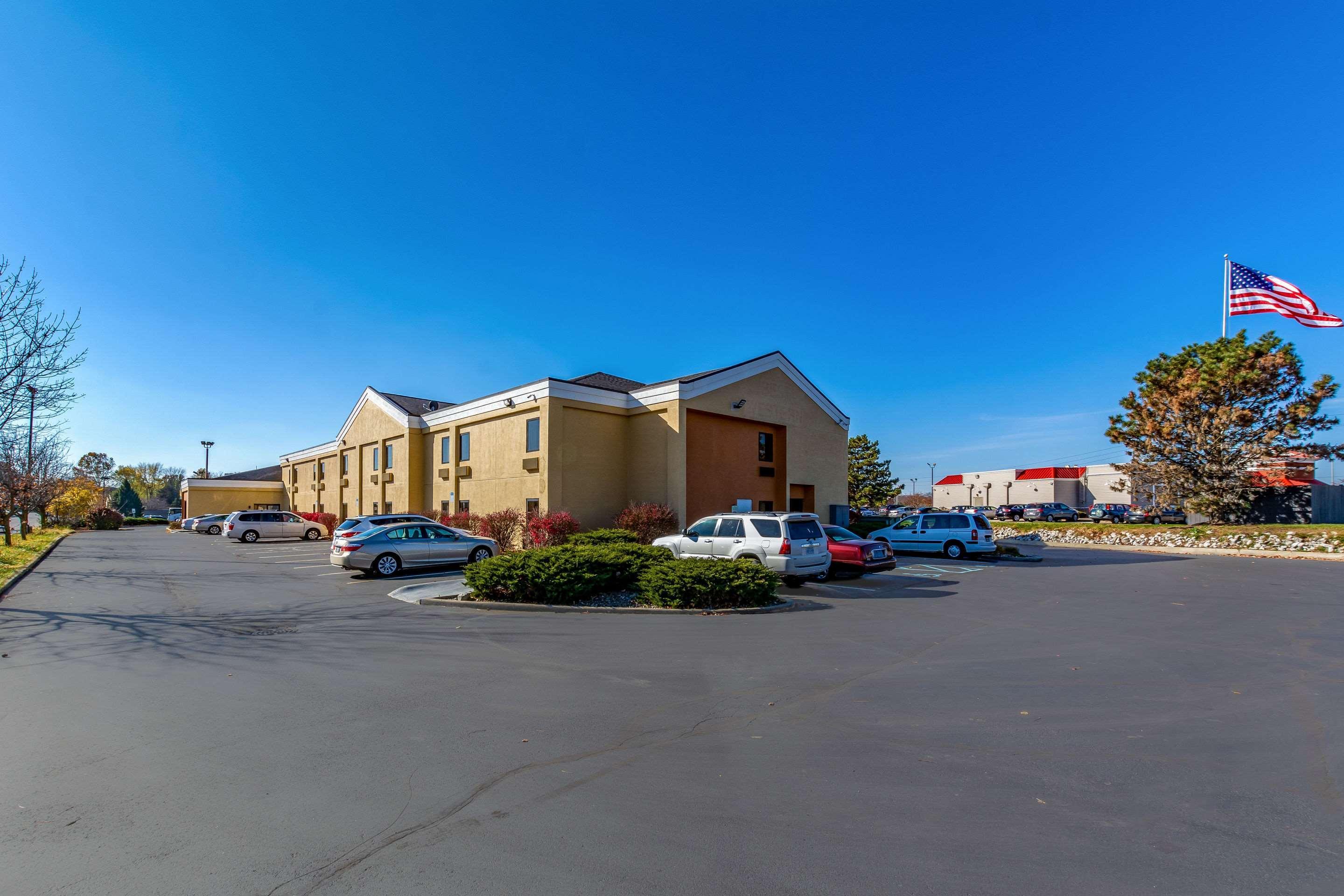 Quality Inn & Suites Southport Indianápolis Exterior foto